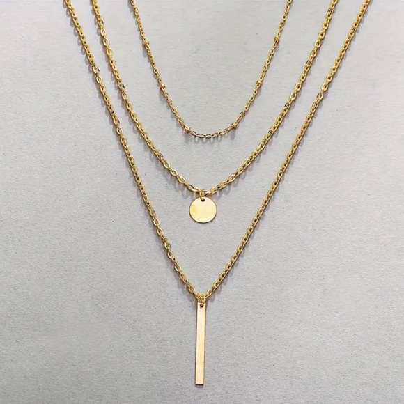 Elegant Gold Layered Necklace - Picture 2 of 3